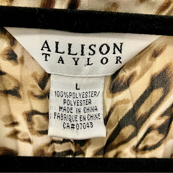 ⭐️2/$30⭐ Allison Taylor ruffled animal/leopard print short-sleeve blouse, size L - Picture 2 of 7